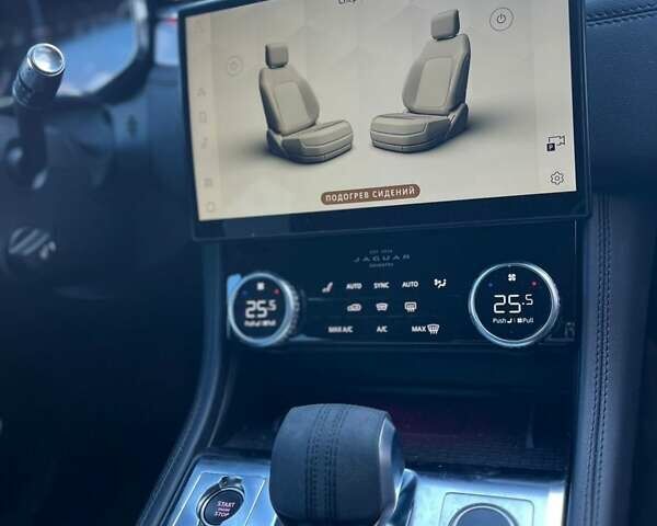 Серый Ягуар Ф-Пейс, объемом двигателя 2 л и пробегом 80 тыс. км за 59000 $, фото 20 на Automoto.ua