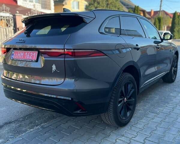 Серый Ягуар Ф-Пейс, объемом двигателя 2 л и пробегом 80 тыс. км за 59000 $, фото 6 на Automoto.ua