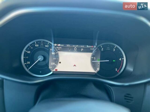 Серый Ягуар Ф-Пейс, объемом двигателя 2 л и пробегом 80 тыс. км за 59000 $, фото 33 на Automoto.ua