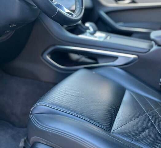 Серый Ягуар Ф-Пейс, объемом двигателя 2 л и пробегом 80 тыс. км за 59000 $, фото 28 на Automoto.ua