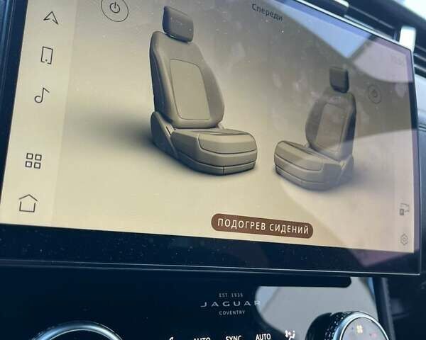 Серый Ягуар Ф-Пейс, объемом двигателя 2 л и пробегом 80 тыс. км за 59000 $, фото 29 на Automoto.ua