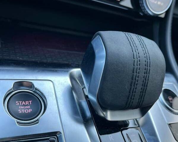 Серый Ягуар Ф-Пейс, объемом двигателя 2 л и пробегом 80 тыс. км за 59000 $, фото 30 на Automoto.ua