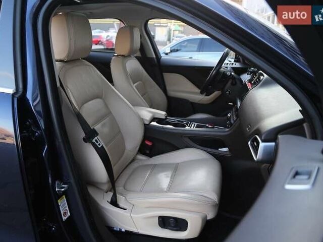 Синій Ягуар Ф-Пейс, об'ємом двигуна 2 л та пробігом 179 тис. км за 22800 $, фото 11 на Automoto.ua