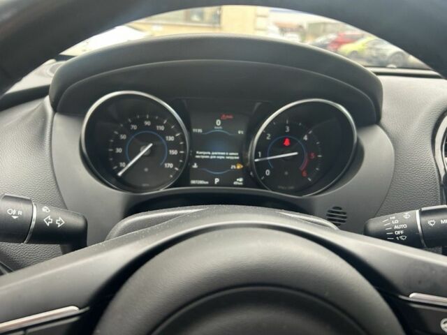 Синий Ягуар Ф-Пейс, объемом двигателя 2 л и пробегом 95 тыс. км за 20500 $, фото 7 на Automoto.ua