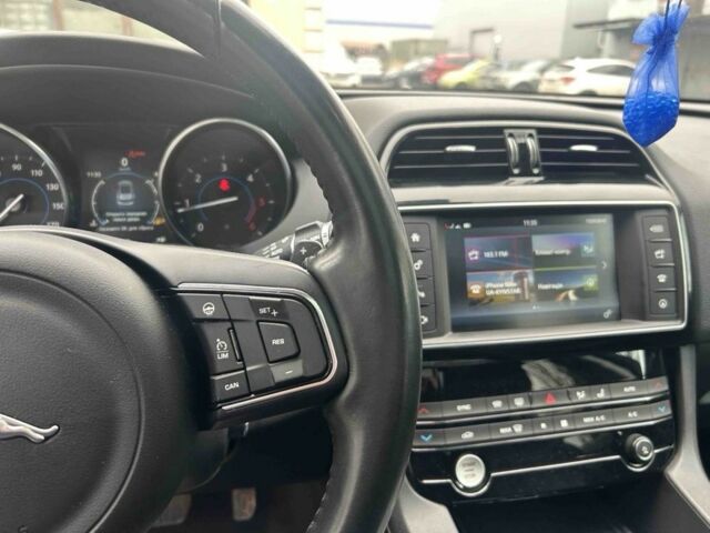 Синий Ягуар Ф-Пейс, объемом двигателя 2 л и пробегом 95 тыс. км за 20500 $, фото 6 на Automoto.ua