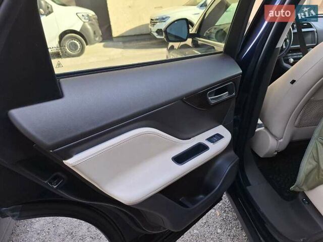 Синий Ягуар Ф-Пейс, объемом двигателя 2 л и пробегом 167 тыс. км за 21000 $, фото 9 на Automoto.ua
