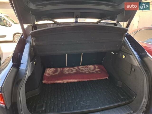 Синий Ягуар Ф-Пейс, объемом двигателя 2 л и пробегом 167 тыс. км за 21000 $, фото 8 на Automoto.ua