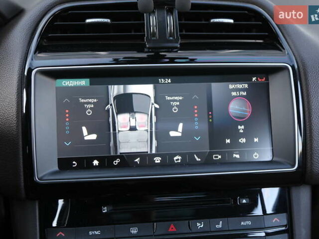 Синій Ягуар Ф-Пейс, об'ємом двигуна 2 л та пробігом 179 тис. км за 22800 $, фото 19 на Automoto.ua