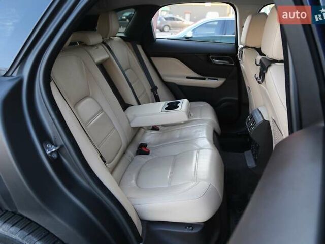 Синій Ягуар Ф-Пейс, об'ємом двигуна 2 л та пробігом 179 тис. км за 22800 $, фото 10 на Automoto.ua