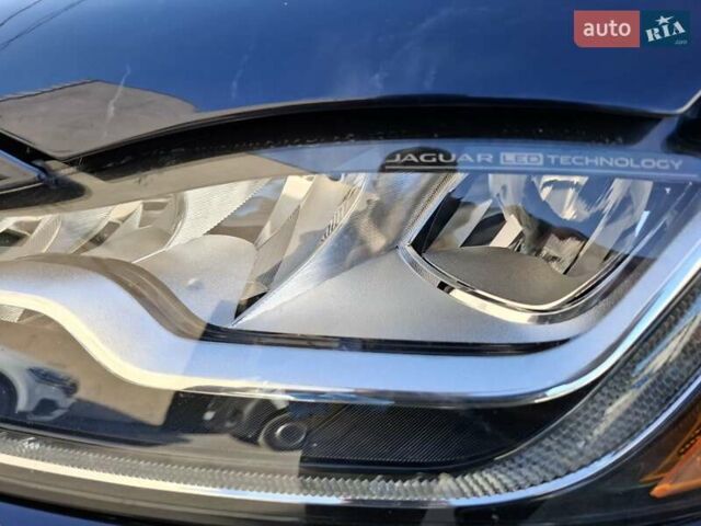 Синий Ягуар Ф-Пейс, объемом двигателя 2 л и пробегом 167 тыс. км за 21000 $, фото 2 на Automoto.ua