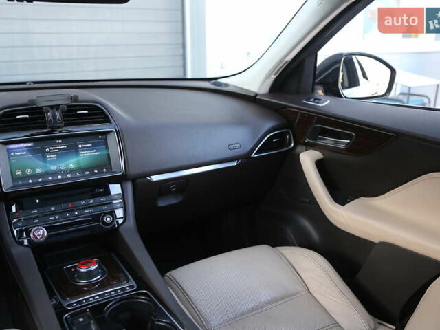 Синій Ягуар Ф-Пейс, об'ємом двигуна 2 л та пробігом 179 тис. км за 22800 $, фото 14 на Automoto.ua