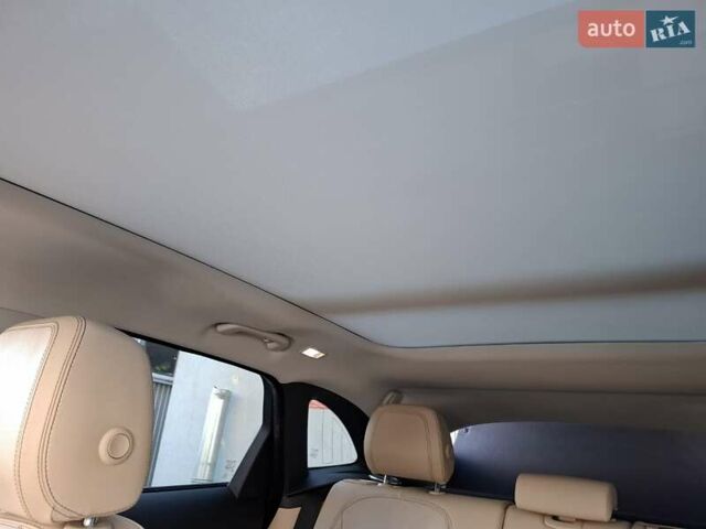 Синий Ягуар Ф-Пейс, объемом двигателя 2 л и пробегом 167 тыс. км за 21000 $, фото 6 на Automoto.ua