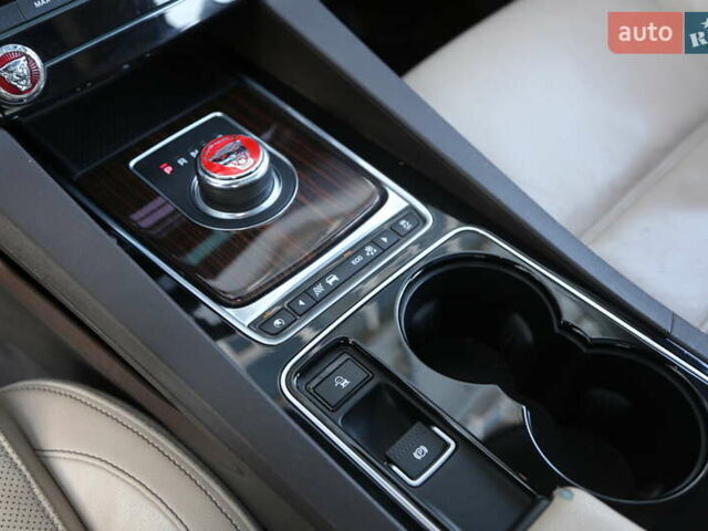 Синій Ягуар Ф-Пейс, об'ємом двигуна 2 л та пробігом 179 тис. км за 22800 $, фото 21 на Automoto.ua