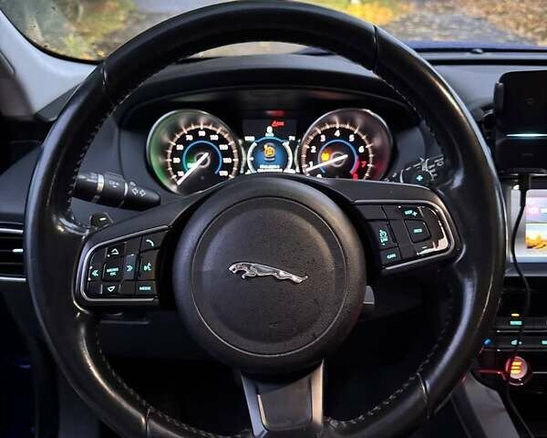 Ягуар Ф-Пейс 2017 у Рівному на Automoto.ua Синій Ягуар Ф-Пейс, об'ємом двигуна 2 л та пробігом 119 тис. км за 16300 $, фото 11 на Automoto.ua