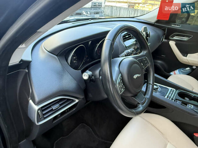 Синий Ягуар Ф-Пейс, объемом двигателя 2 л и пробегом 199 тыс. км за 26500 $, фото 25 на Automoto.ua