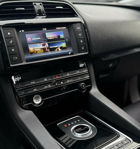 Синій Ягуар Ф-Пейс, об'ємом двигуна 2 л та пробігом 116 тис. км за 29000 $, фото 18 на Automoto.ua