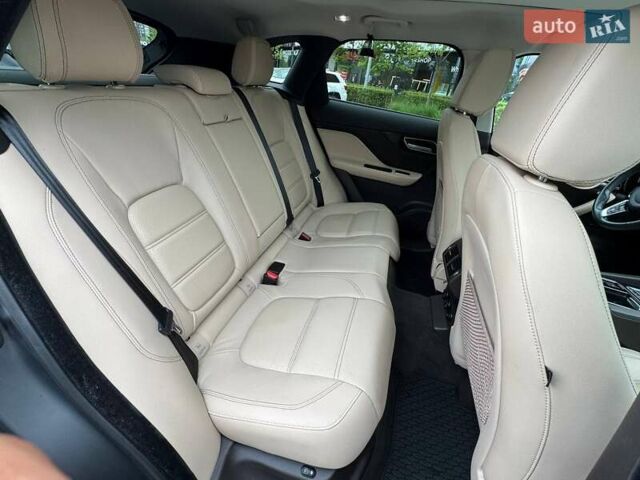 Синий Ягуар Ф-Пейс, объемом двигателя 2 л и пробегом 85 тыс. км за 27990 $, фото 9 на Automoto.ua