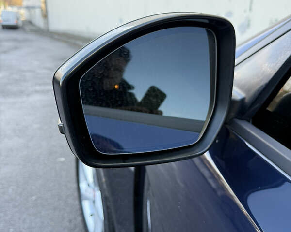 Синий Ягуар Ф-Пейс, объемом двигателя 2 л и пробегом 199 тыс. км за 24900 $, фото 12 на Automoto.ua