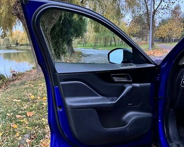 Ягуар Ф-Пейс 2017 у Рівному на Automoto.ua Синій Ягуар Ф-Пейс, об'ємом двигуна 2 л та пробігом 119 тис. км за 16300 $, фото 19 на Automoto.ua
