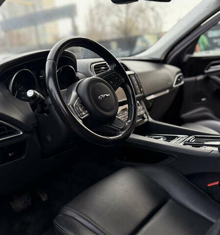 Синій Ягуар Ф-Пейс, об'ємом двигуна 2 л та пробігом 116 тис. км за 29000 $, фото 11 на Automoto.ua