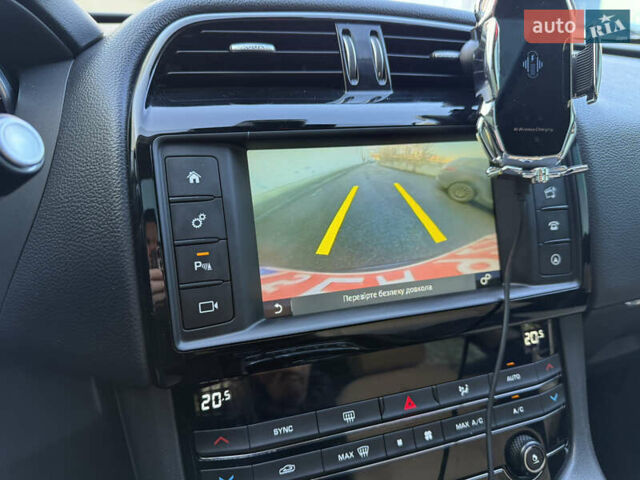 Синий Ягуар Ф-Пейс, объемом двигателя 2 л и пробегом 199 тыс. км за 24900 $, фото 22 на Automoto.ua