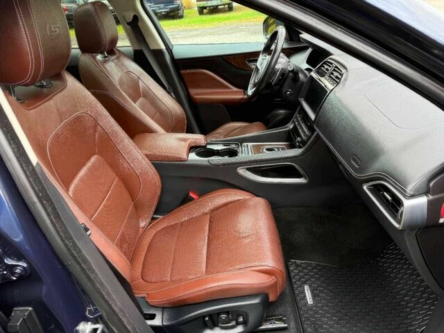 Синій Ягуар Ф-Пейс, об'ємом двигуна 3 л та пробігом 50 тис. км за 5600 $, фото 8 на Automoto.ua