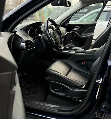 Синій Ягуар Ф-Пейс, об'ємом двигуна 2 л та пробігом 116 тис. км за 29000 $, фото 14 на Automoto.ua