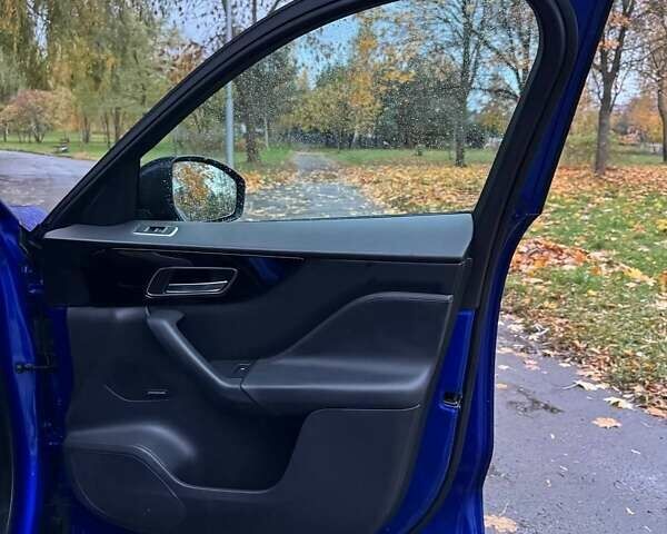 Ягуар Ф-Пейс 2017 у Рівному на Automoto.ua Синій Ягуар Ф-Пейс, об'ємом двигуна 2 л та пробігом 119 тис. км за 16300 $, фото 21 на Automoto.ua