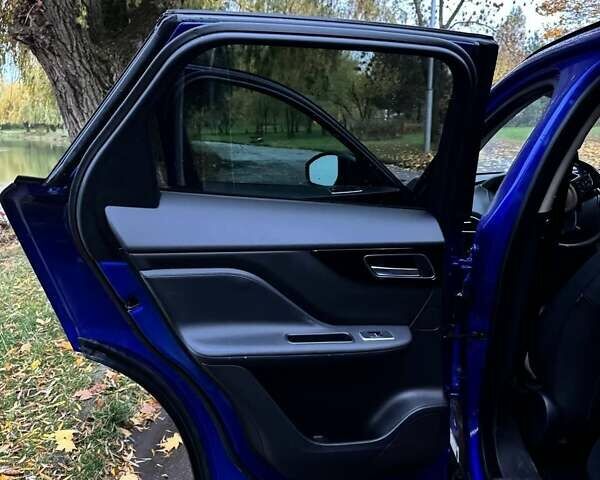 Ягуар Ф-Пейс 2017 у Рівному на Automoto.ua Синій Ягуар Ф-Пейс, об'ємом двигуна 2 л та пробігом 119 тис. км за 16300 $, фото 20 на Automoto.ua