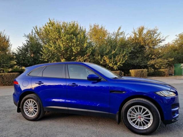 Синій Ягуар Ф-Пейс, об'ємом двигуна 2 л та пробігом 85 тис. км за 19500 $, фото 2 на Automoto.ua
