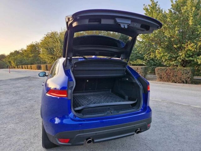 Синій Ягуар Ф-Пейс, об'ємом двигуна 2 л та пробігом 85 тис. км за 19500 $, фото 9 на Automoto.ua