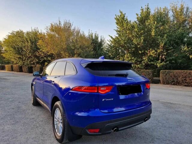 Синій Ягуар Ф-Пейс, об'ємом двигуна 2 л та пробігом 85 тис. км за 19500 $, фото 3 на Automoto.ua