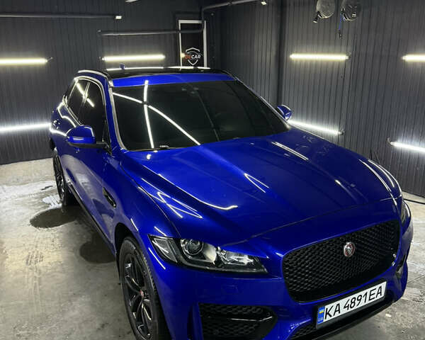 Синий Ягуар Ф-Пейс, объемом двигателя 2 л и пробегом 85 тыс. км за 27600 $, фото 6 на Automoto.ua