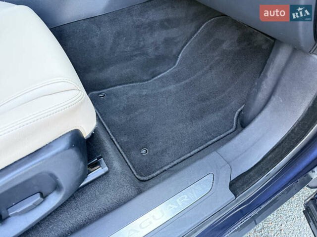 Синий Ягуар Ф-Пейс, объемом двигателя 2 л и пробегом 199 тыс. км за 26500 $, фото 33 на Automoto.ua