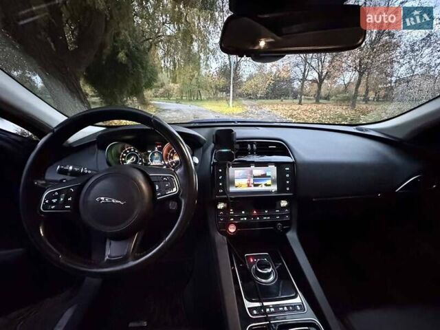 Ягуар Ф-Пейс 2017 у Рівному на Automoto.ua Синій Ягуар Ф-Пейс, об'ємом двигуна 2 л та пробігом 119 тис. км за 16300 $, фото 9 на Automoto.ua