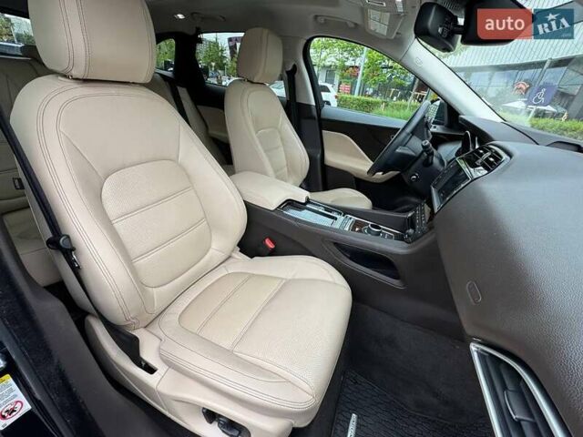 Синий Ягуар Ф-Пейс, объемом двигателя 2 л и пробегом 85 тыс. км за 27990 $, фото 10 на Automoto.ua