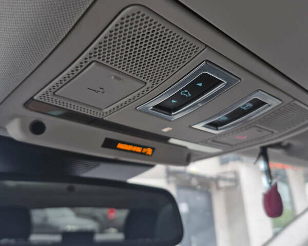 Синий Ягуар Ф-Пейс, объемом двигателя 2 л и пробегом 118 тыс. км за 17500 $, фото 16 на Automoto.ua