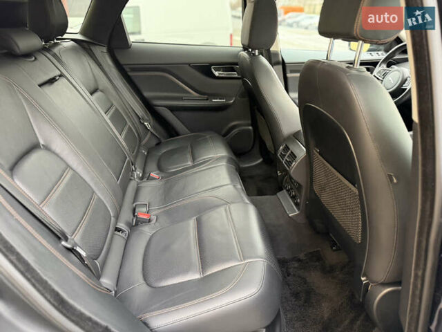 Синий Ягуар Ф-Пейс, объемом двигателя 2 л и пробегом 120 тыс. км за 16000 $, фото 22 на Automoto.ua