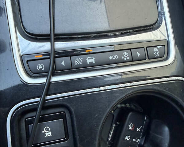 Синий Ягуар Ф-Пейс, объемом двигателя 2 л и пробегом 199 тыс. км за 24900 $, фото 16 на Automoto.ua