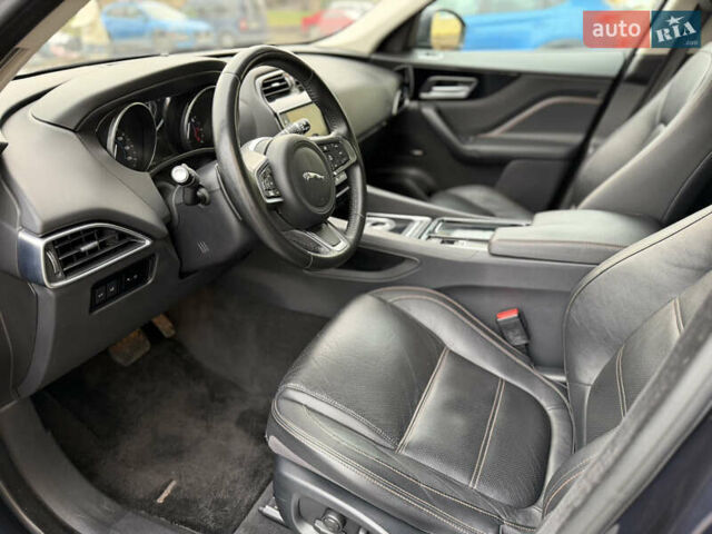 Синий Ягуар Ф-Пейс, объемом двигателя 2 л и пробегом 120 тыс. км за 16000 $, фото 17 на Automoto.ua