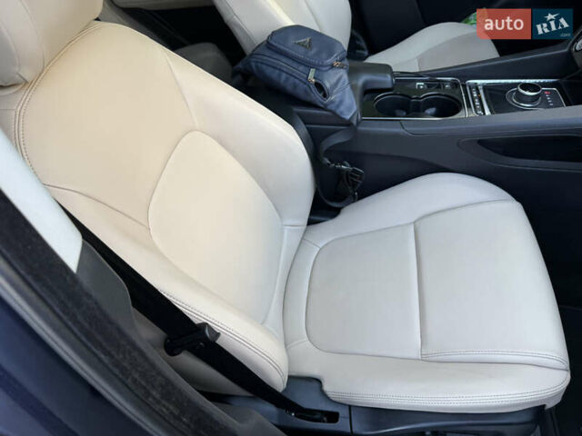 Синий Ягуар Ф-Пейс, объемом двигателя 2 л и пробегом 199 тыс. км за 24900 $, фото 37 на Automoto.ua