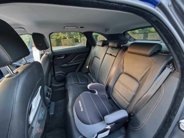 Синій Ягуар Ф-Пейс, об'ємом двигуна 2 л та пробігом 85 тис. км за 19500 $, фото 8 на Automoto.ua