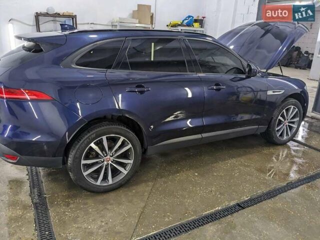 Синий Ягуар Ф-Пейс, объемом двигателя 2 л и пробегом 85 тыс. км за 18000 $, фото 2 на Automoto.ua