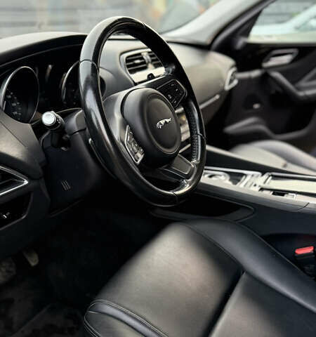 Синій Ягуар Ф-Пейс, об'ємом двигуна 2 л та пробігом 116 тис. км за 29000 $, фото 12 на Automoto.ua