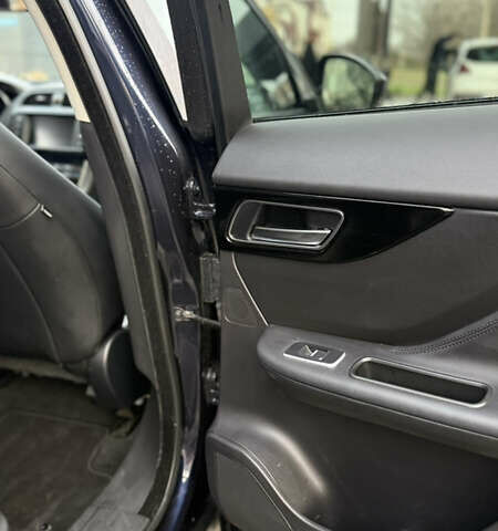 Синій Ягуар Ф-Пейс, об'ємом двигуна 2 л та пробігом 116 тис. км за 29000 $, фото 9 на Automoto.ua