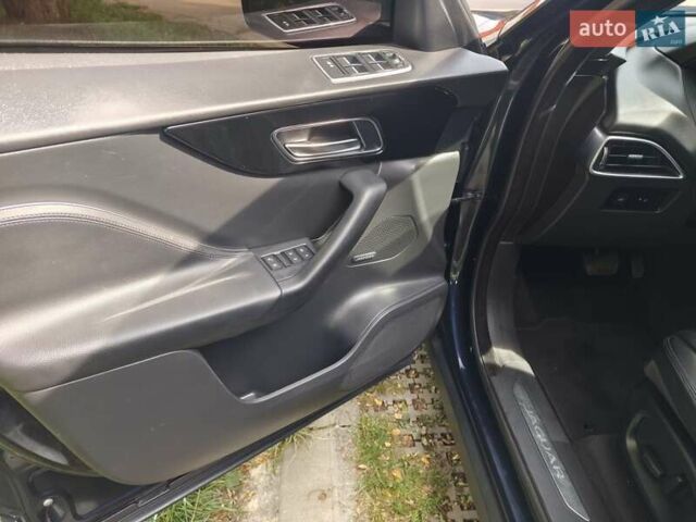 Синій Ягуар Ф-Пейс, об'ємом двигуна 2 л та пробігом 88 тис. км за 17850 $, фото 19 на Automoto.ua