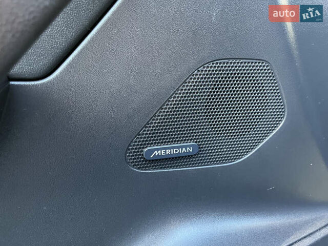 Синий Ягуар Ф-Пейс, объемом двигателя 2 л и пробегом 88 тыс. км за 17800 $, фото 13 на Automoto.ua