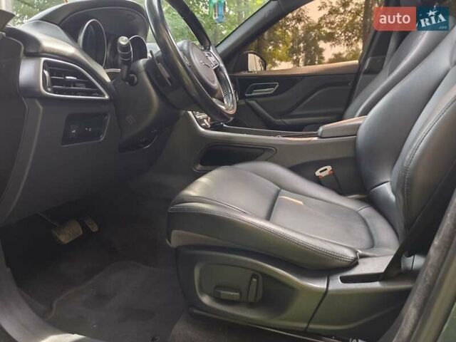 Синій Ягуар Ф-Пейс, об'ємом двигуна 2 л та пробігом 88 тис. км за 17850 $, фото 16 на Automoto.ua