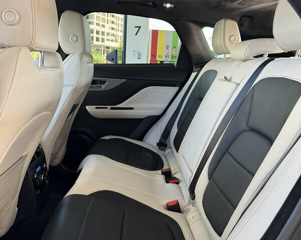 Синій Ягуар Ф-Пейс, об'ємом двигуна 3 л та пробігом 69 тис. км за 29000 $, фото 27 на Automoto.ua