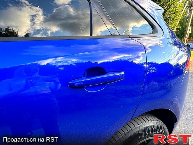 Синій Ягуар Ф-Пейс, об'ємом двигуна 3 л та пробігом 182 тис. км за 30000 $, фото 4 на Automoto.ua